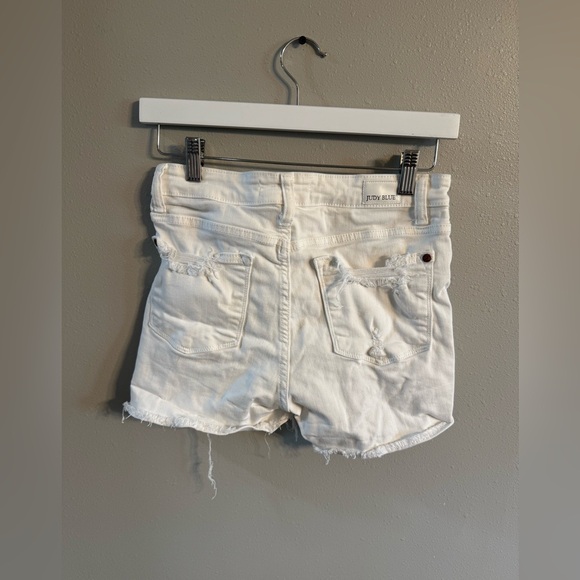 2/$15 Judy Blue Distressed Cream Shorts - Picture 3 of 4